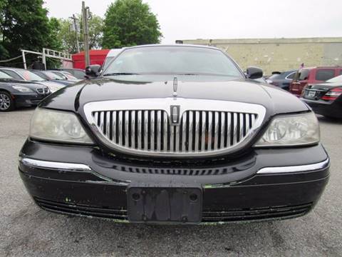 2011 Lincoln Town Car for sale at CarNation AUTOBUYERS Inc. in Rockville Centre NY