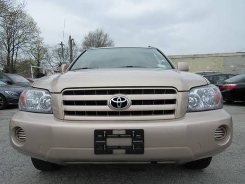 2005 Toyota Highlander for sale at CarNation AUTOBUYERS Inc. in Rockville Centre NY
