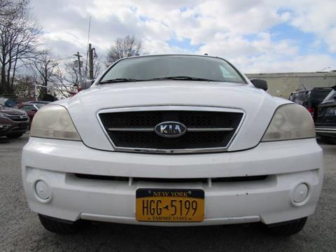 2004 Kia Sorento for sale at CarNation AUTOBUYERS Inc. in Rockville Centre NY