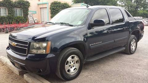 2007 Chevrolet Avalanche for sale at RENEE'S AUTO WORLD in El Paso TX