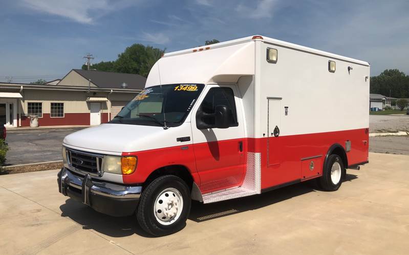 2003 Ford E-Series Chassis E-450 SD