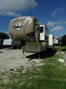 2016 Cedar Creek Silverback 37MBH for sale at Ultimate RV in White Settlement TX