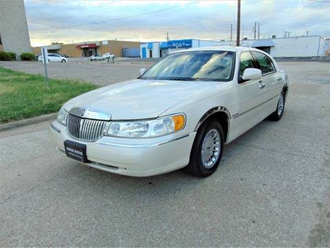 2000 Lincoln Town Car for sale at Image Auto Sales in Dallas TX