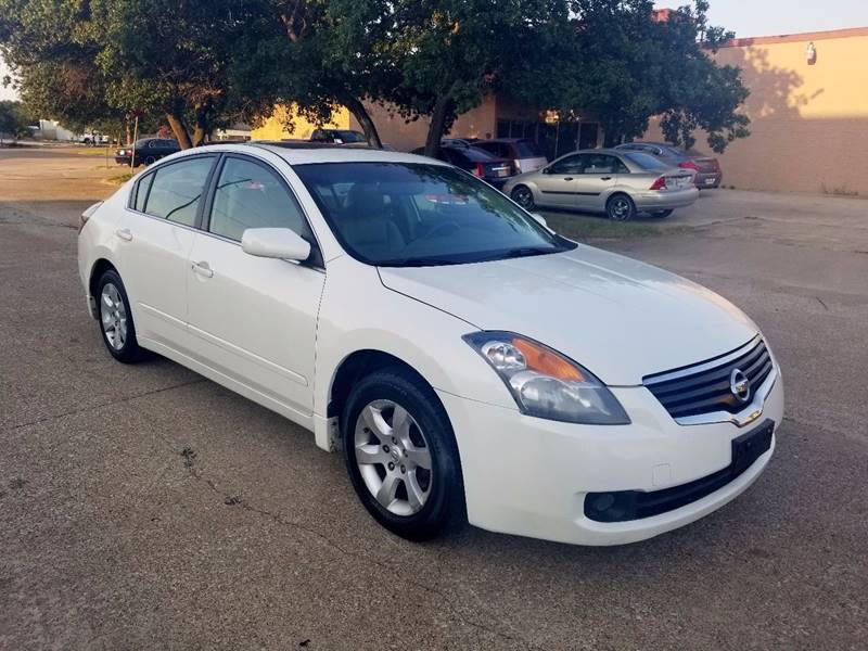 2009 Nissan Altima for sale at DFW Autohaus in Dallas TX