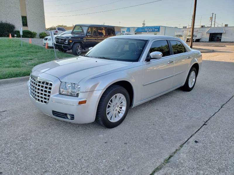 2010 Chrysler 300 for sale at DFW Autohaus in Dallas TX