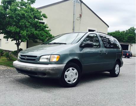 2000 Toyota Sienna for sale at Wallet Wise Wheels in Montgomery NY