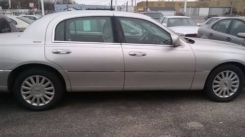 2003 Lincoln Town Car for sale at Nice Auto Sales in Memphis TN