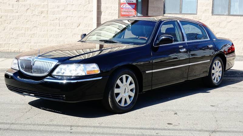 Lincoln town car 2011