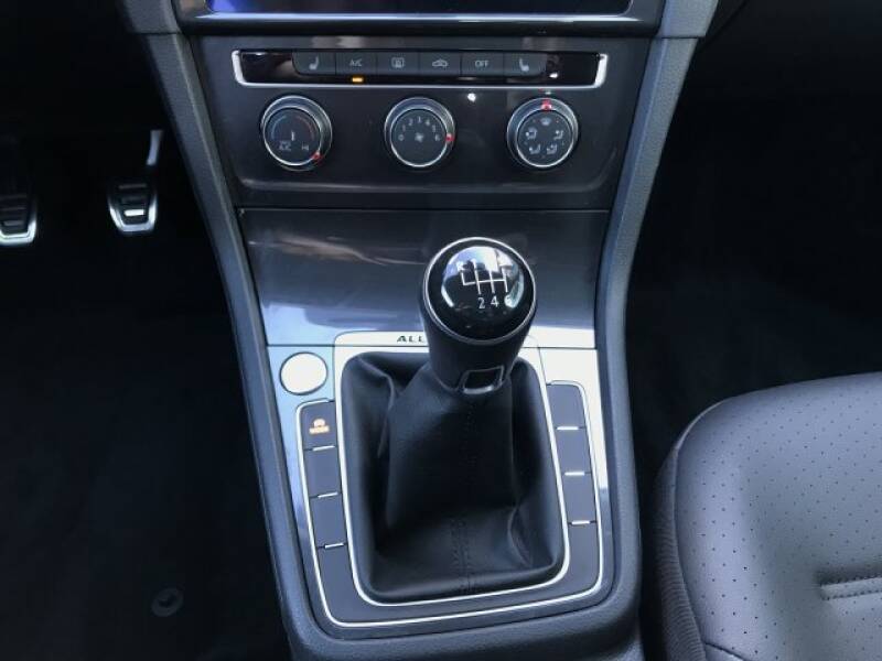 2019 Volkswagen Golf Alltrack (image 19)