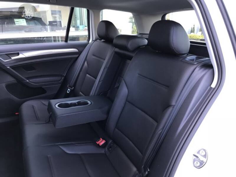2019 Volkswagen Golf Alltrack (image 10)