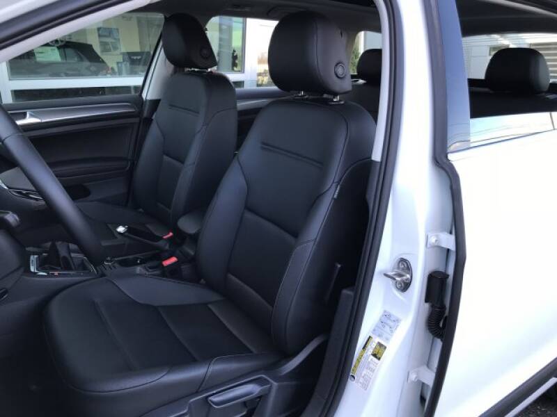 2019 Volkswagen Golf Alltrack (image 15)