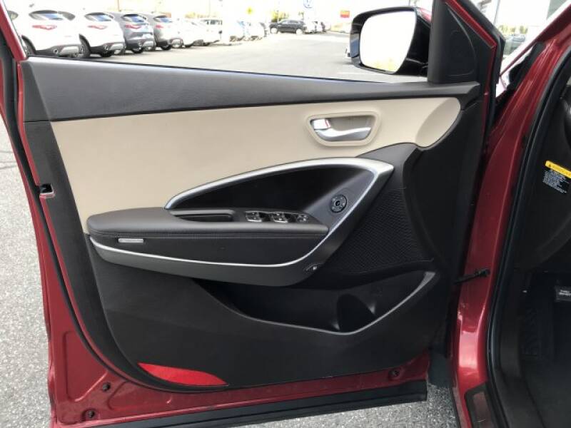 2017 Hyundai Santa Fe Sport 2.4L (image 17)
