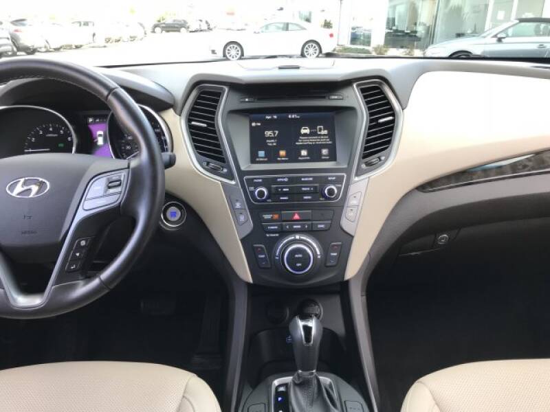 2017 Hyundai Santa Fe Sport 2.4L (image 8)