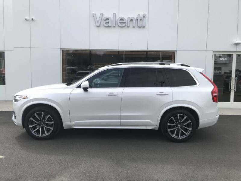 2018 Volvo XC90 T6 Momentum (image 4)