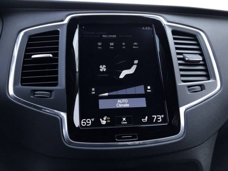 2018 Volvo XC90 T6 Momentum (image 21)
