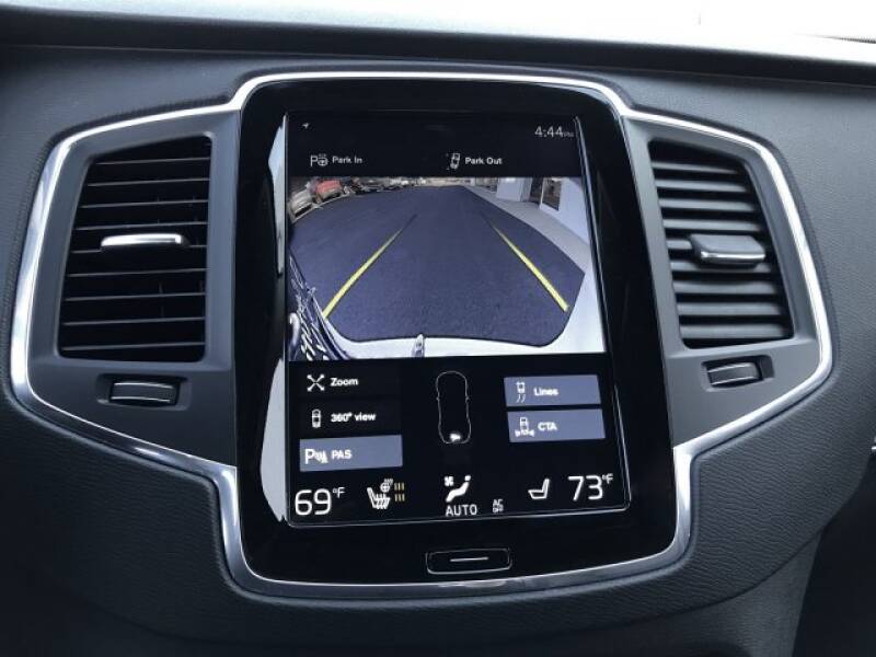 2018 Volvo XC90 T6 Momentum (image 26)