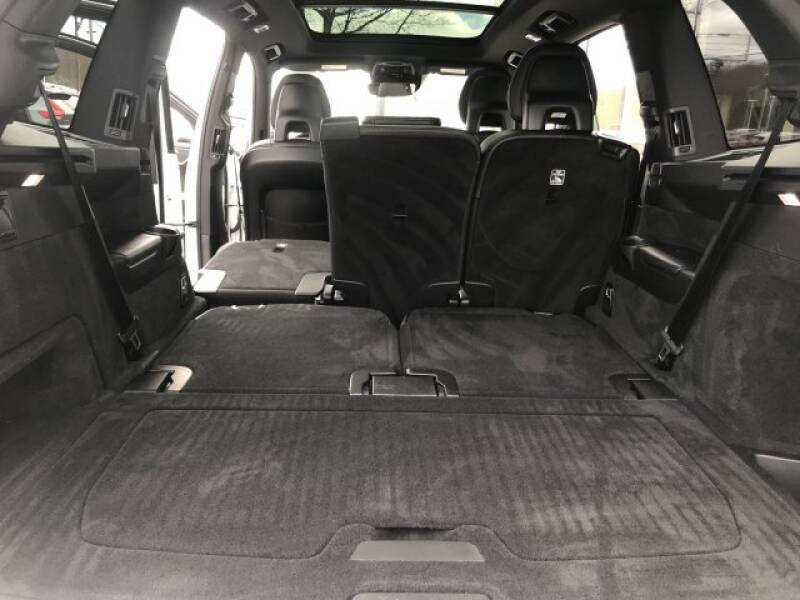 2018 Volvo XC90 T6 Momentum (image 28)