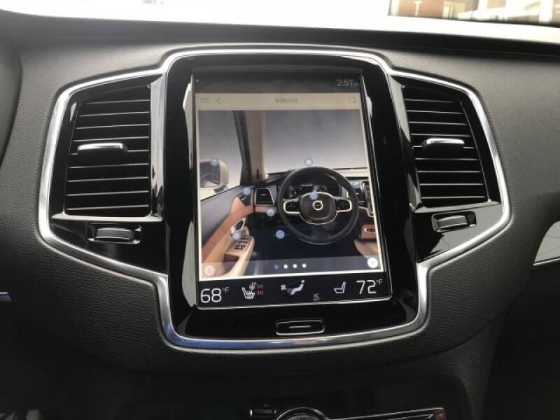2018 Volvo XC90 T6 Momentum (image 25)