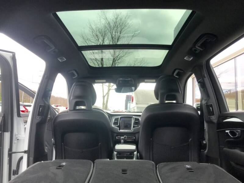 2018 Volvo XC90 T6 Momentum (image 31)