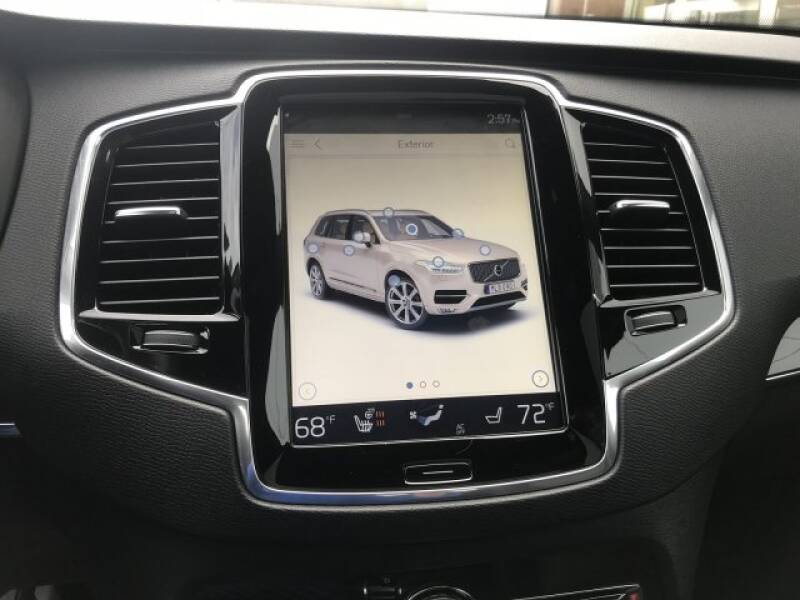 2018 Volvo XC90 T6 Momentum (image 24)