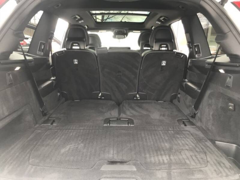 2018 Volvo XC90 T6 Momentum (image 27)