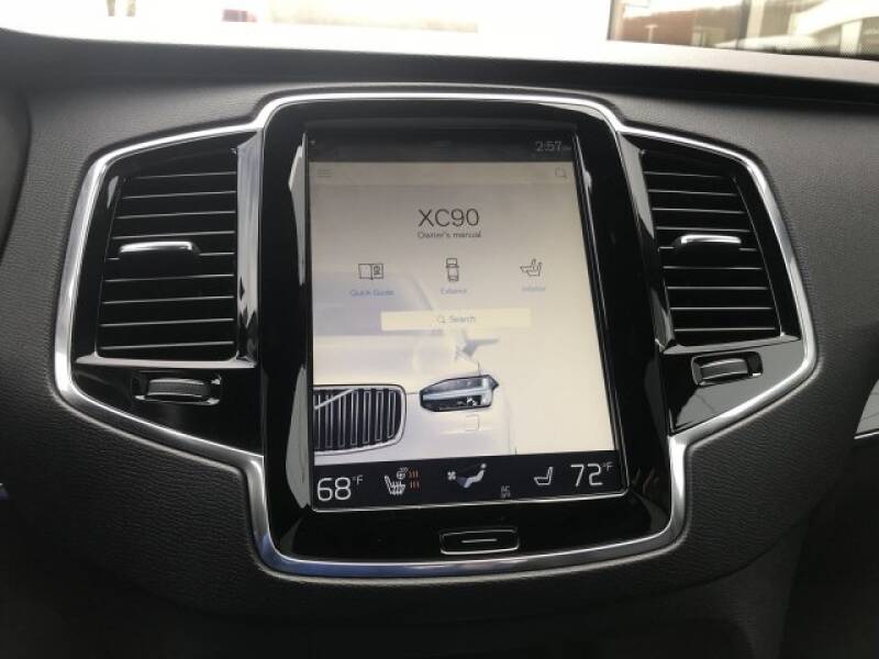 2018 Volvo XC90 T6 Momentum (image 23)