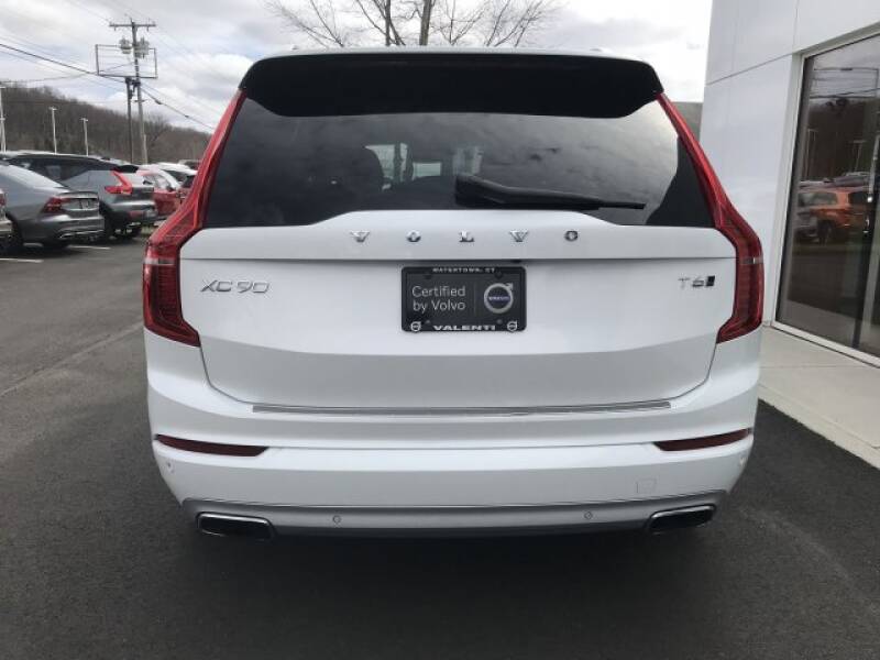2018 Volvo XC90 T6 Momentum (image 5)