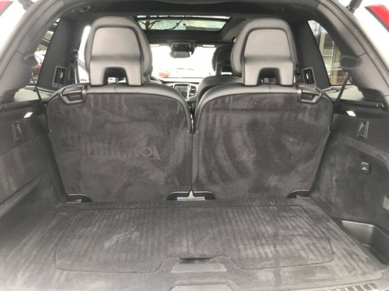 2018 Volvo XC90 T6 Momentum (image 32)