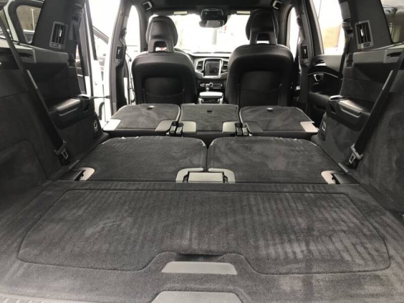 2018 Volvo XC90 T6 Momentum (image 29)