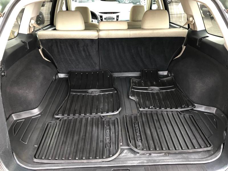 2011 Subaru Outback 3.6R Premium (image 7)