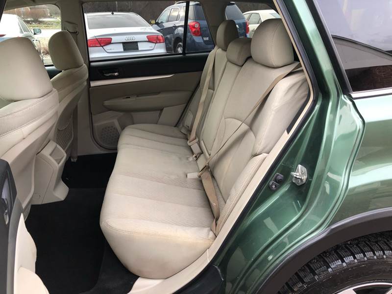 2011 Subaru Outback 3.6R Premium (image 28)