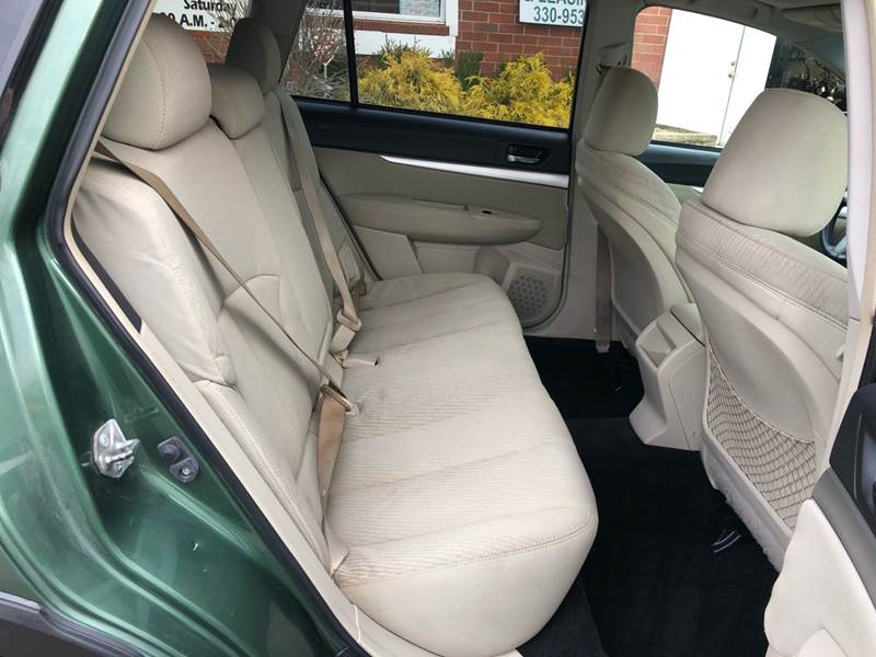 2011 Subaru Outback 3.6R Premium (image 32)