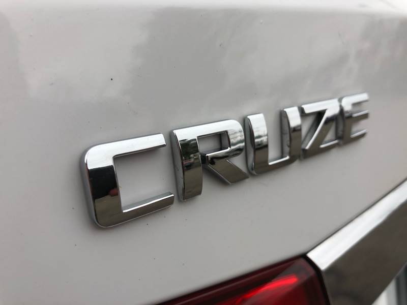 2011 Chevrolet Cruze LTZ (image 16)