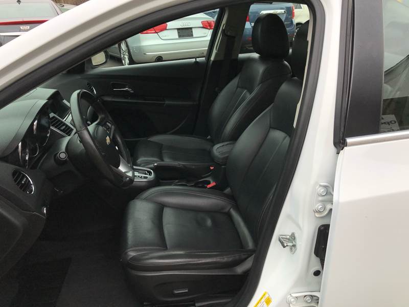 2011 Chevrolet Cruze LTZ (image 24)