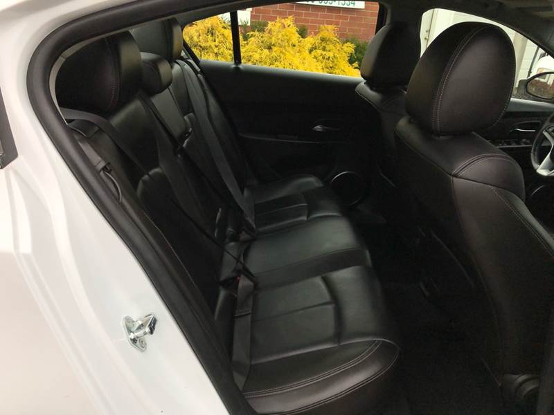 2011 Chevrolet Cruze LTZ (image 29)