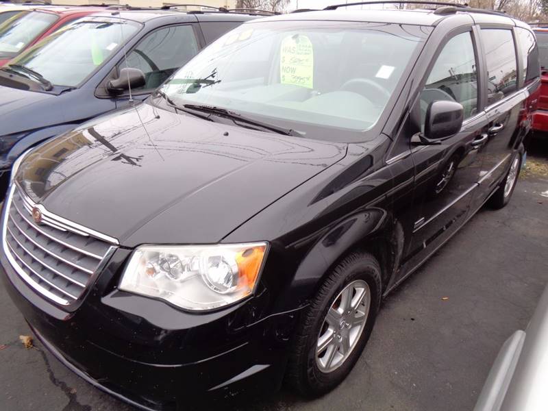 2008 Chrysler Town and Country for sale at Aspen Auto Sales in Wayne MI