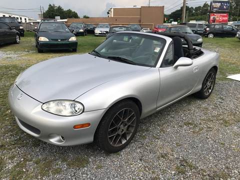 2004 Mazda MX-5 Miata for sale at Global Imports of Dalton LLC in Dalton GA