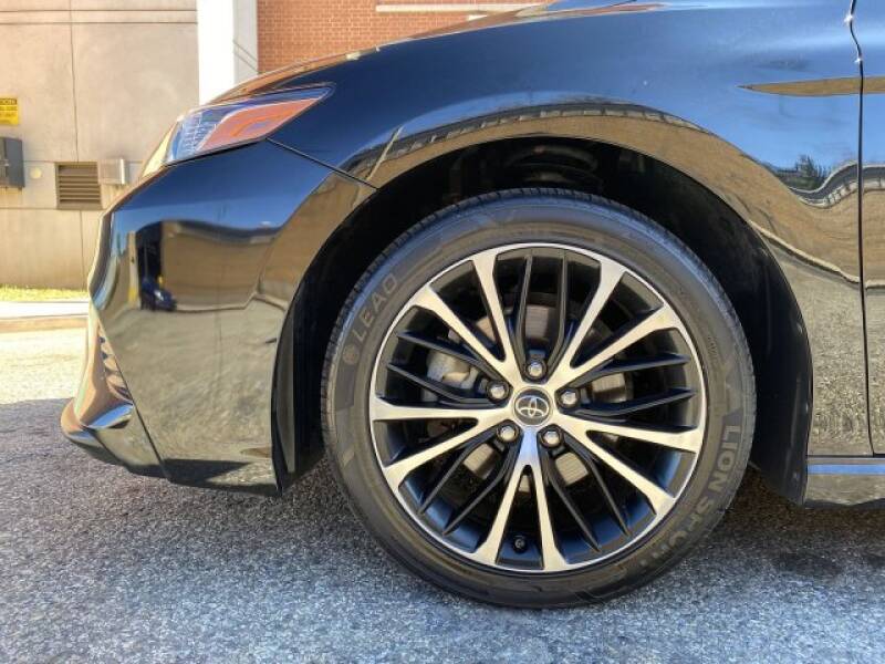 2018 Toyota Camry SE (image 39)
