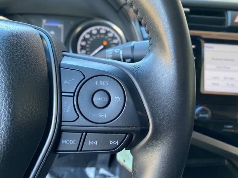 2018 Toyota Camry SE (image 20)
