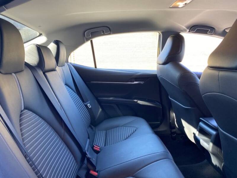 2018 Toyota Camry SE (image 34)