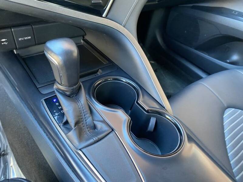 2018 Toyota Camry SE (image 27)