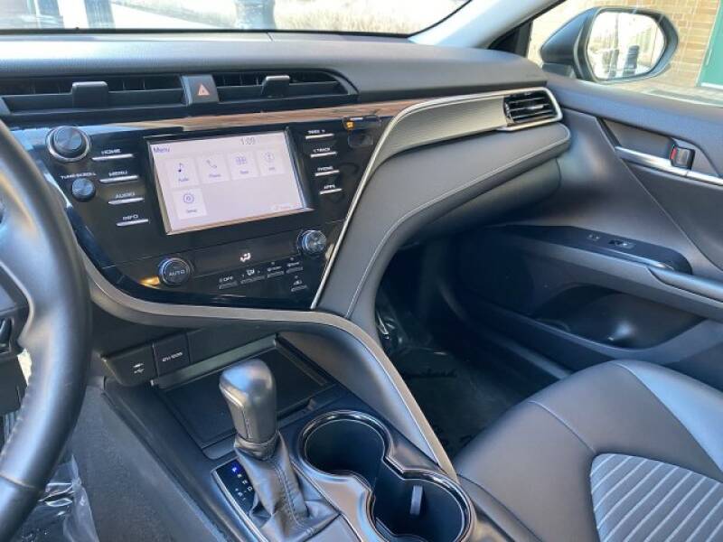 2018 Toyota Camry SE (image 22)