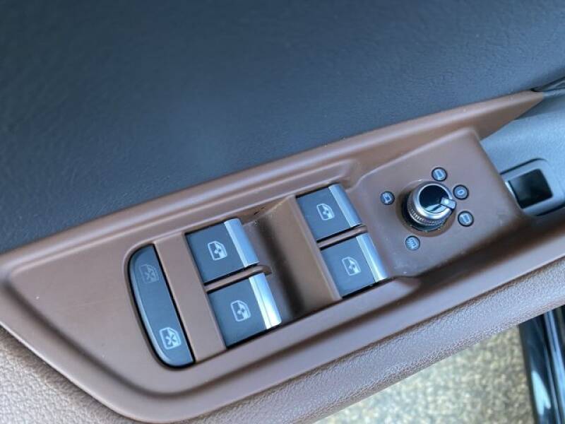 2017 Audi A4 2.0T quattro Premium Plus (image 34)