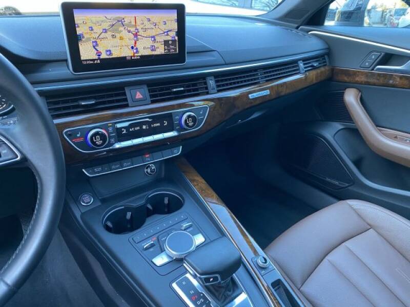 2017 Audi A4 2.0T quattro Premium Plus (image 24)