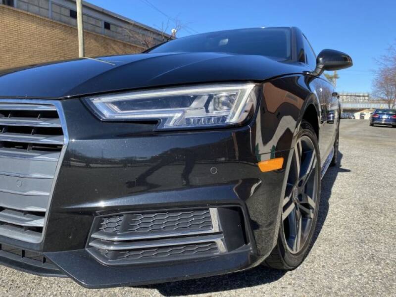 2017 Audi A4 2.0T quattro Premium Plus (image 6)