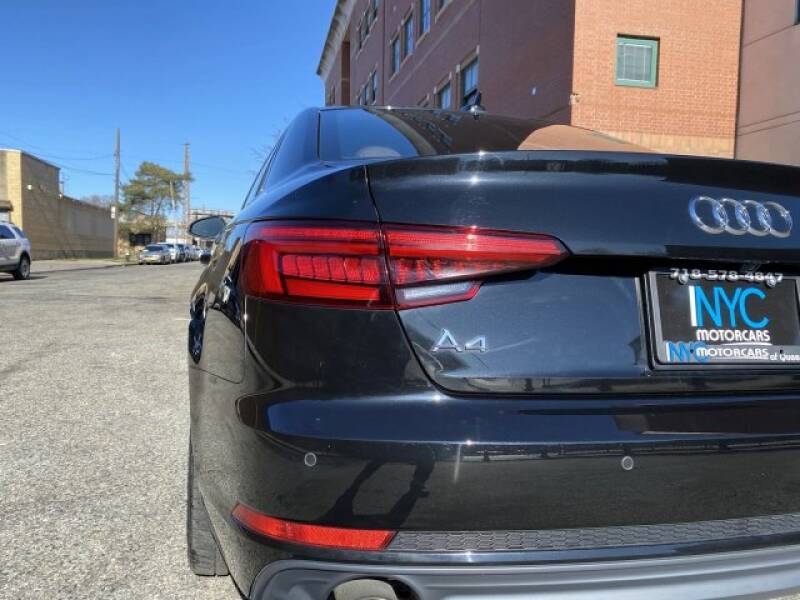 2017 Audi A4 2.0T quattro Premium Plus (image 11)