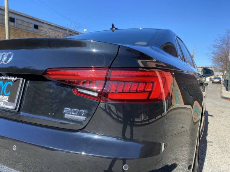 2017 Audi A4 2.0T quattro Premium Plus (image 12)