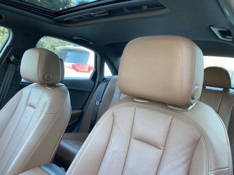 2017 Audi A4 2.0T quattro Premium Plus (image 15)