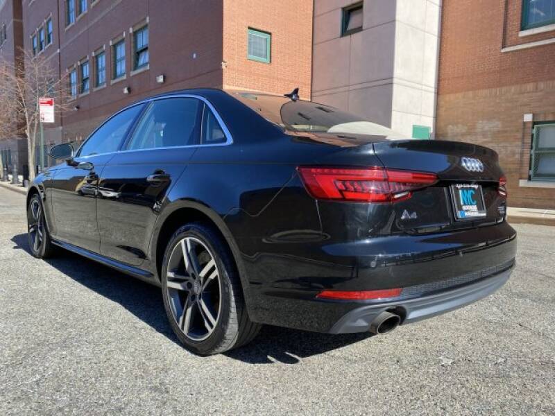 2017 Audi A4 2.0T quattro Premium Plus (image 8)