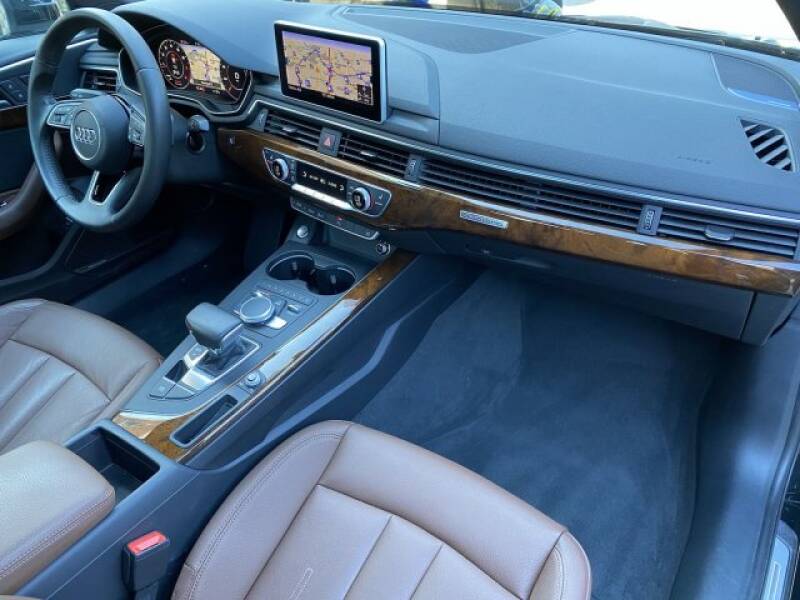 2017 Audi A4 2.0T quattro Premium Plus (image 17)